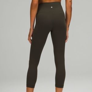 NWOT Wunder Under Train Leggings